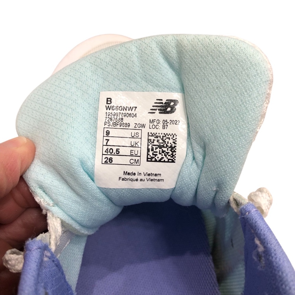 New Balance Fresh Foam size 9 white and purple walking shoes - Picture 8 of 11